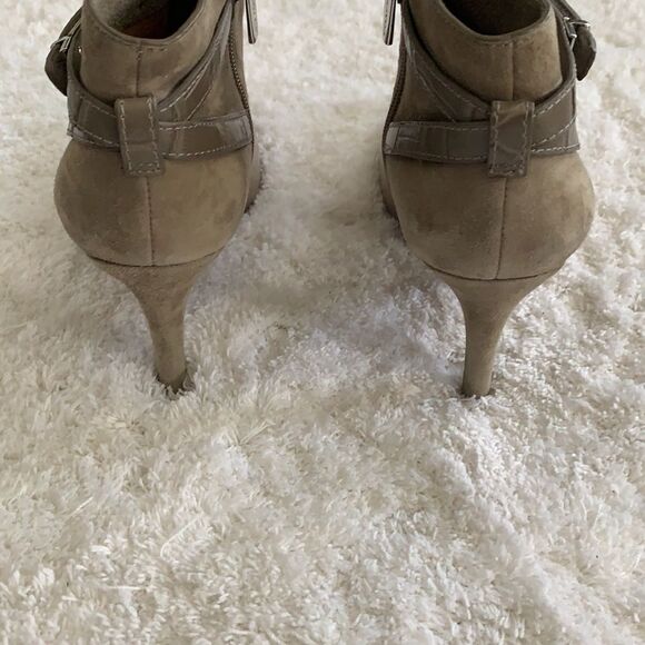 Coach tan booties size 6 - Picture 3 of 10